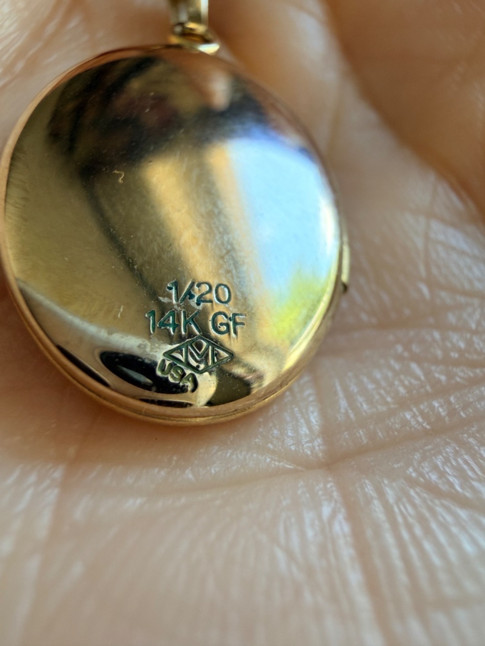 Kuhn NYC "Edith" 14K Gold Filled Large Locket with Diamond - Picture 9 of 12